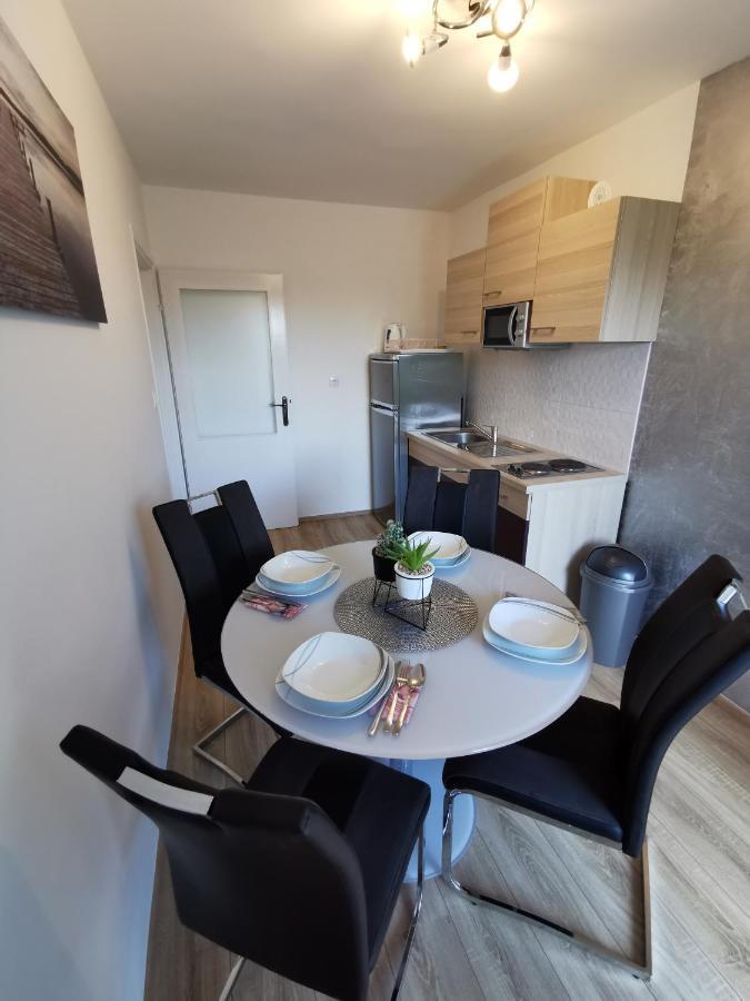 Apartment Leona สปลิท ภายนอก รูปภาพ