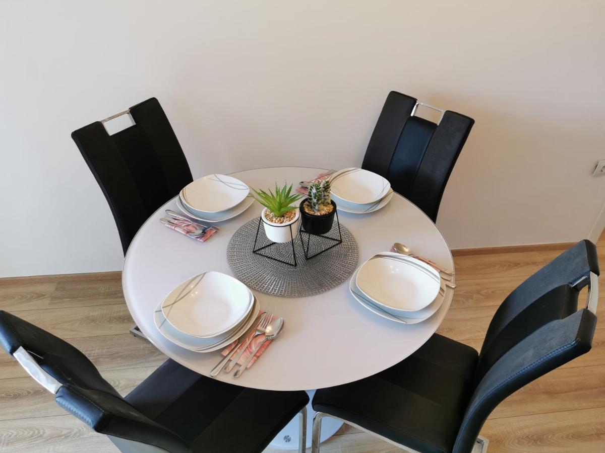 Apartment Leona สปลิท ภายนอก รูปภาพ