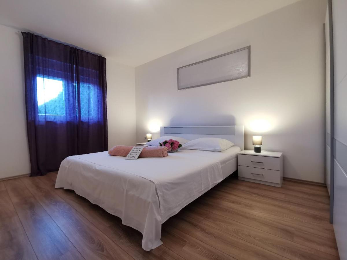 Apartment Leona สปลิท ภายนอก รูปภาพ